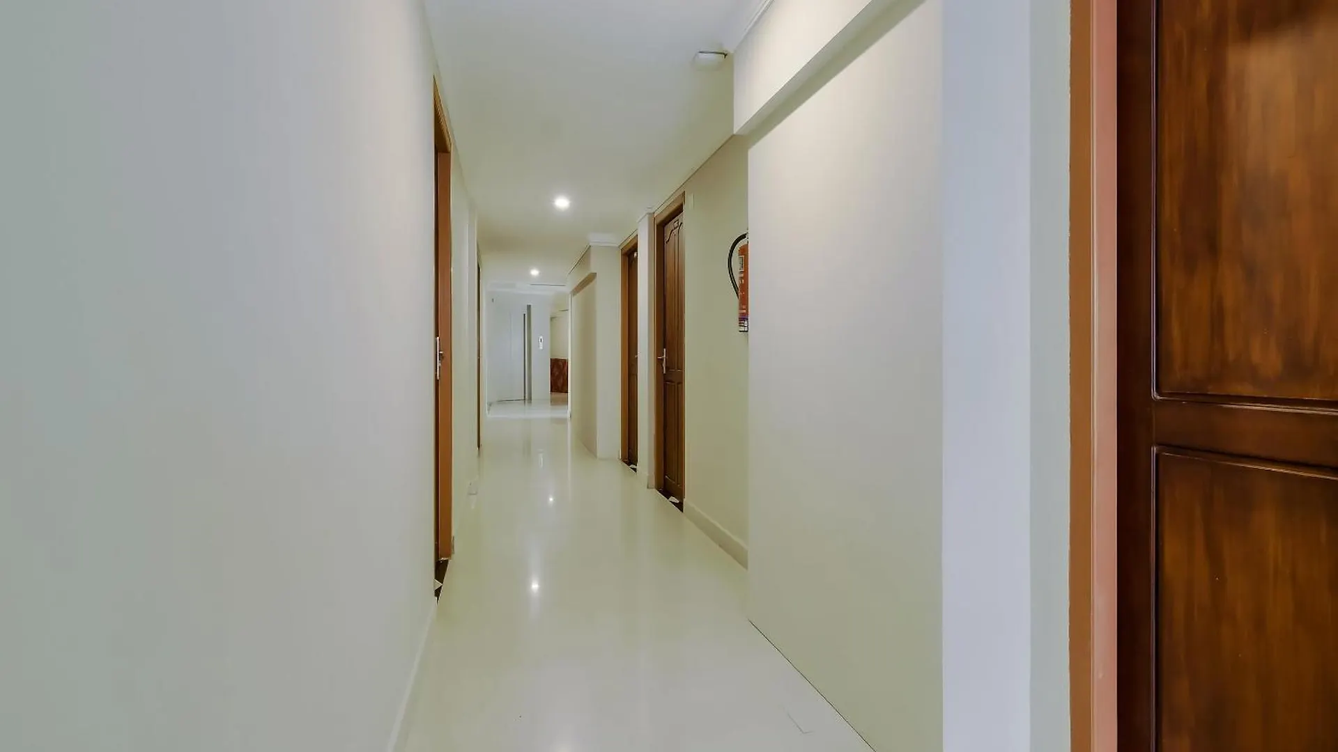 Hotel Collection O Kadavanthra Near South Railway Station Kochi