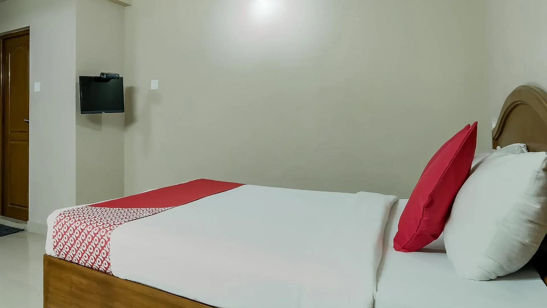 Collection O Kadavanthra Near South Railway Station Kochi Hotel