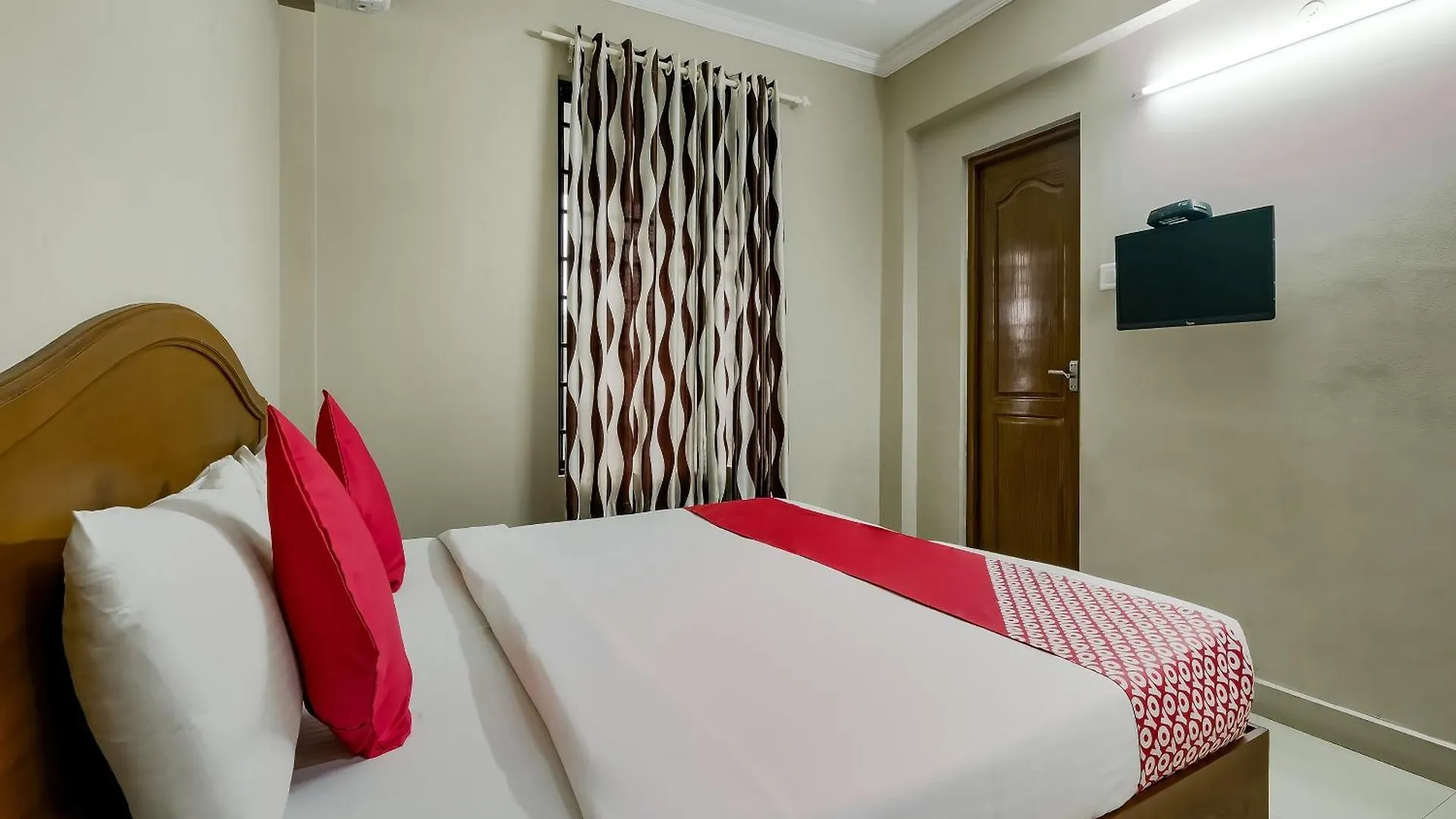 Collection O Kadavanthra Near South Railway Station Kochi الهند